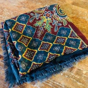 Vintage Paisley Scarf!